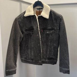 Levi’s Ex-Boyfriend Sherpa Trucker Jacket XS